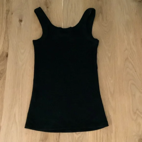 Spring Refresh 🌸 
Easy Standard Rib Fitted Racer Tank - Picture 6 of 8